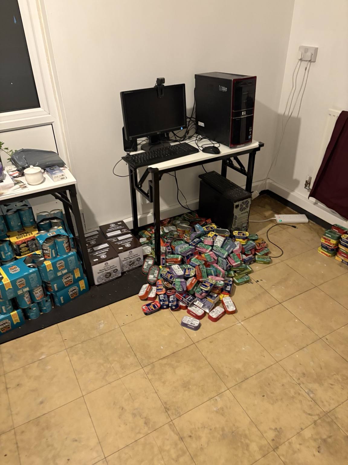Food bank for single girls